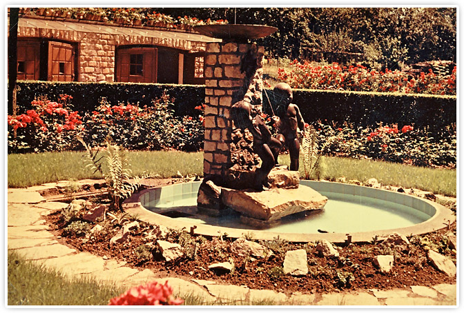 Brunnen vor dem Verwaltungsgebäude in Michelstadt.