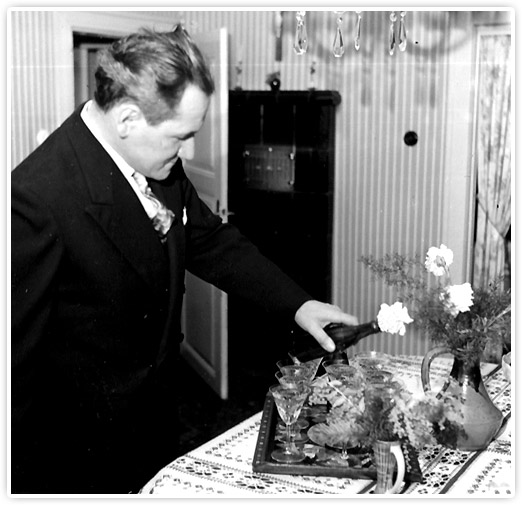 Bernhard Koziol zu Weihnachten 1956.