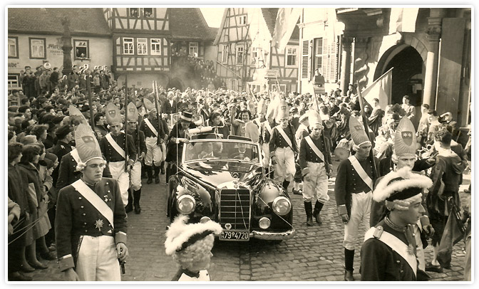 Empfang des Prinzenpaares in Michelstadt – Am Steuer Bernhard Koziol.