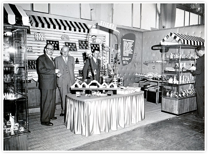 Messestand vom 07. – 12.03.1957 auf der Spielwarenmesse in Nürnberg.