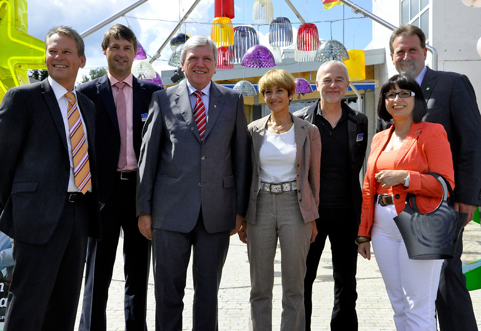 Ministerpräsident Volker Bouffier zu Besuch in der Glücksfabrik